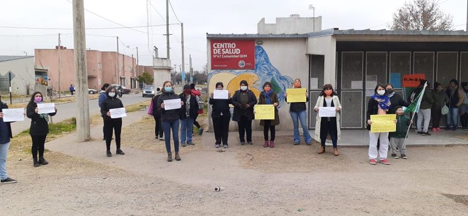 Abrazo_y_olla_popular_en_centro_salud_47