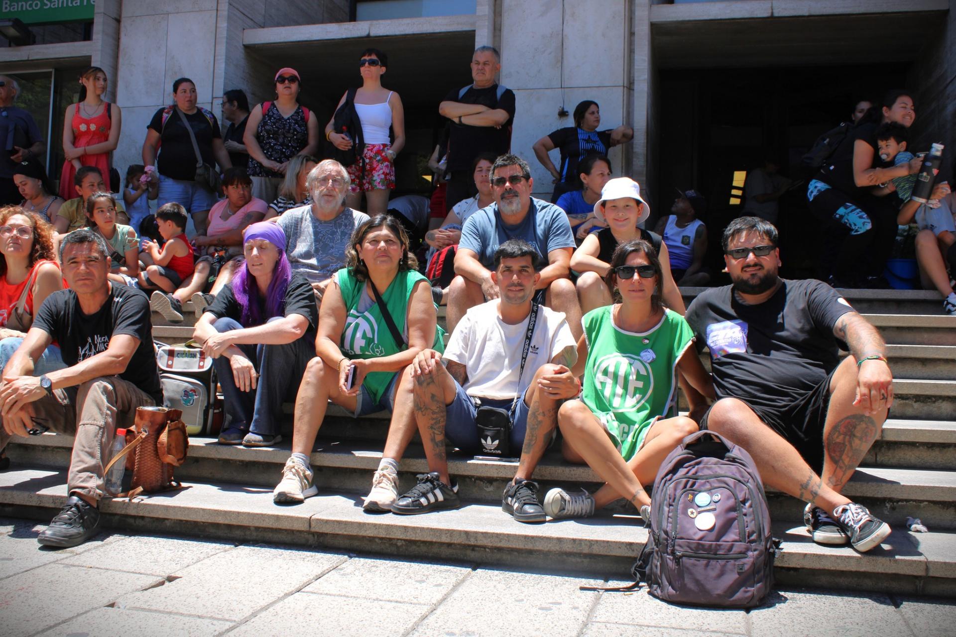 601975989_886653463709331_4137608665097143030_n